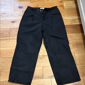 Abercrombie & Fitch Curve Love High-Rise Pleated Loose Jeans – Size 6 Short